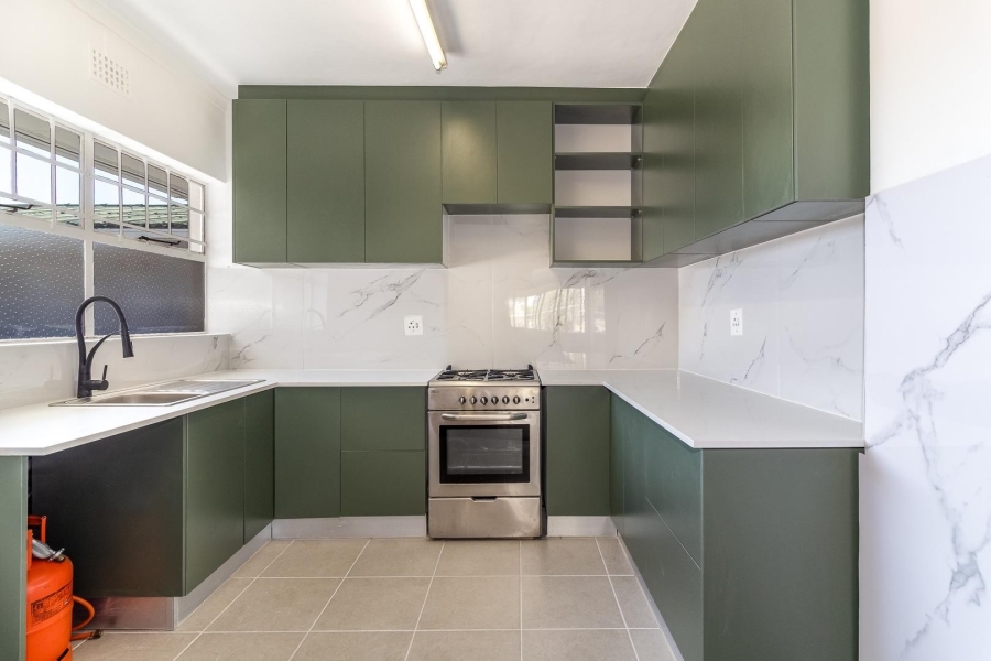 To Let 2 Bedroom Property for Rent in Gardens Western Cape